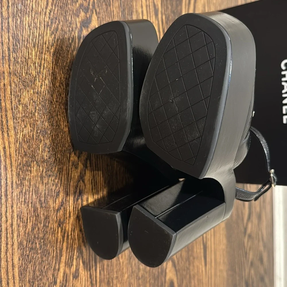 Chanel 24A Black Platform Sandals Sz 40 - Picture 6 of 6